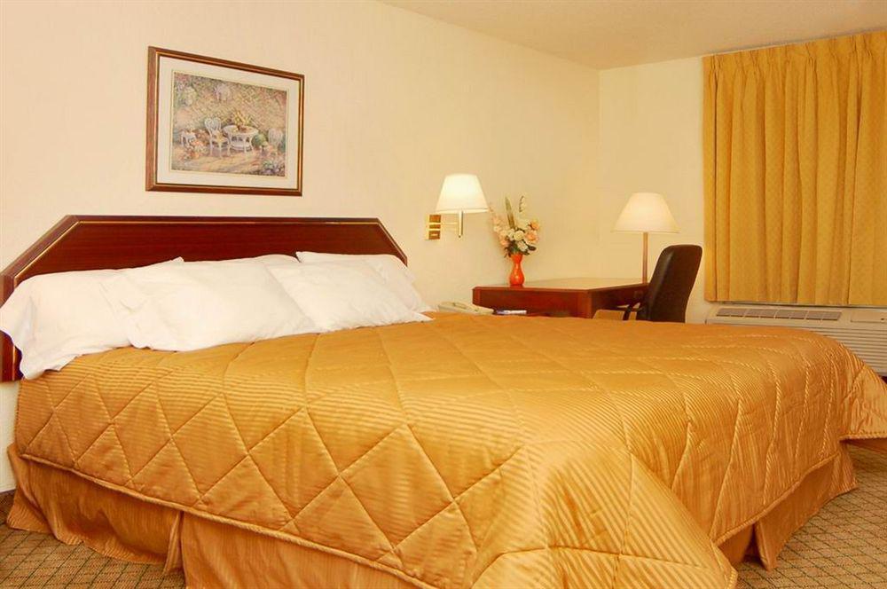 Econo Lodge Picayune Buitenkant foto