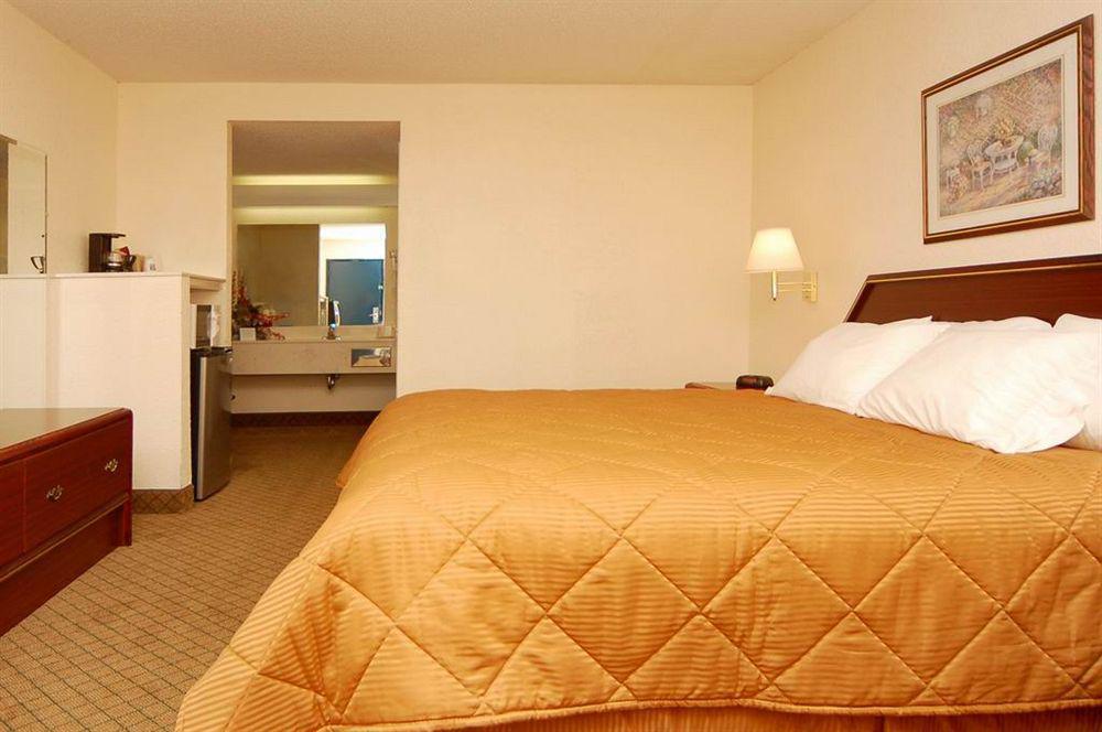 Econo Lodge Picayune Buitenkant foto