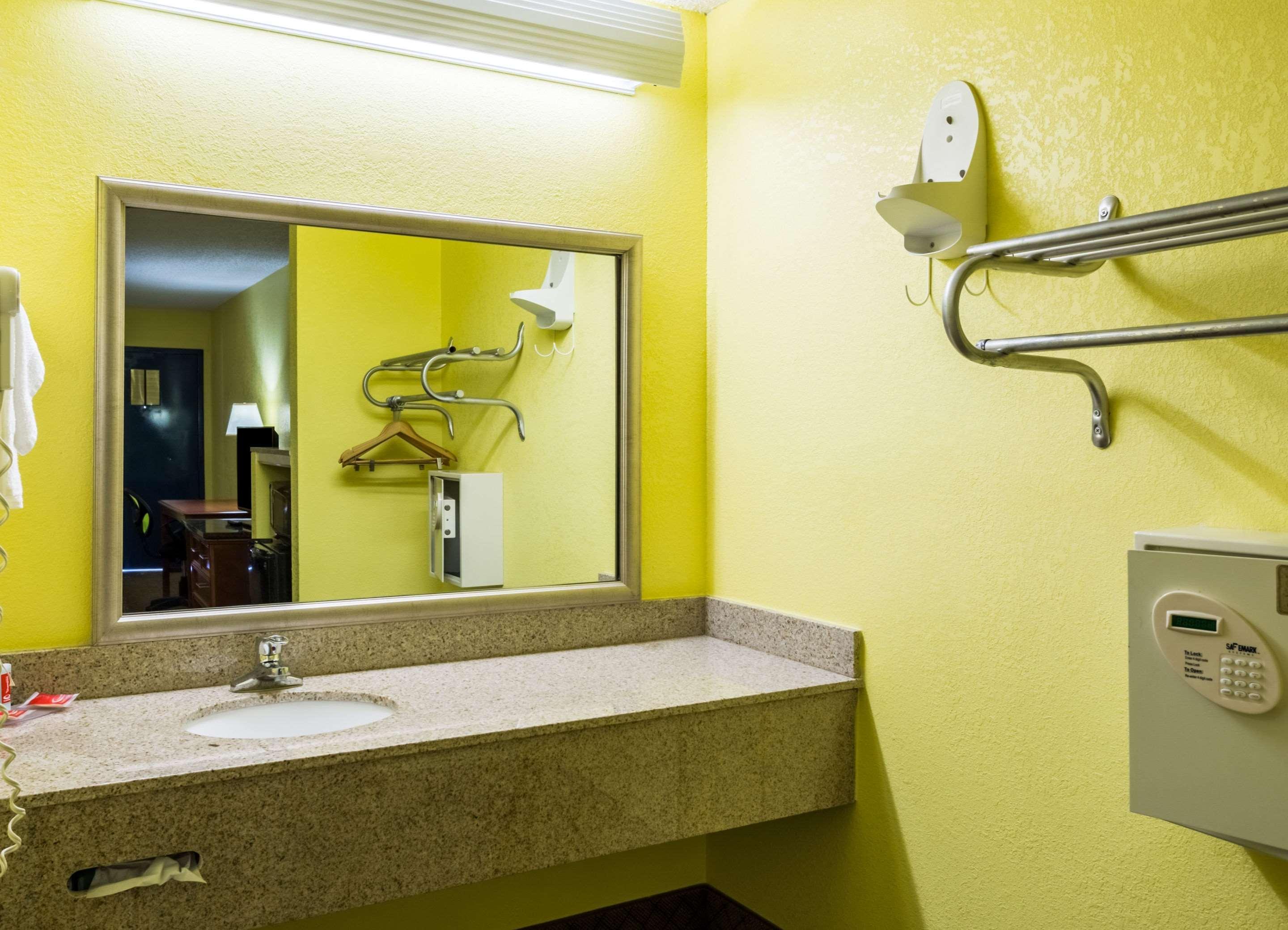 Econo Lodge Picayune Buitenkant foto