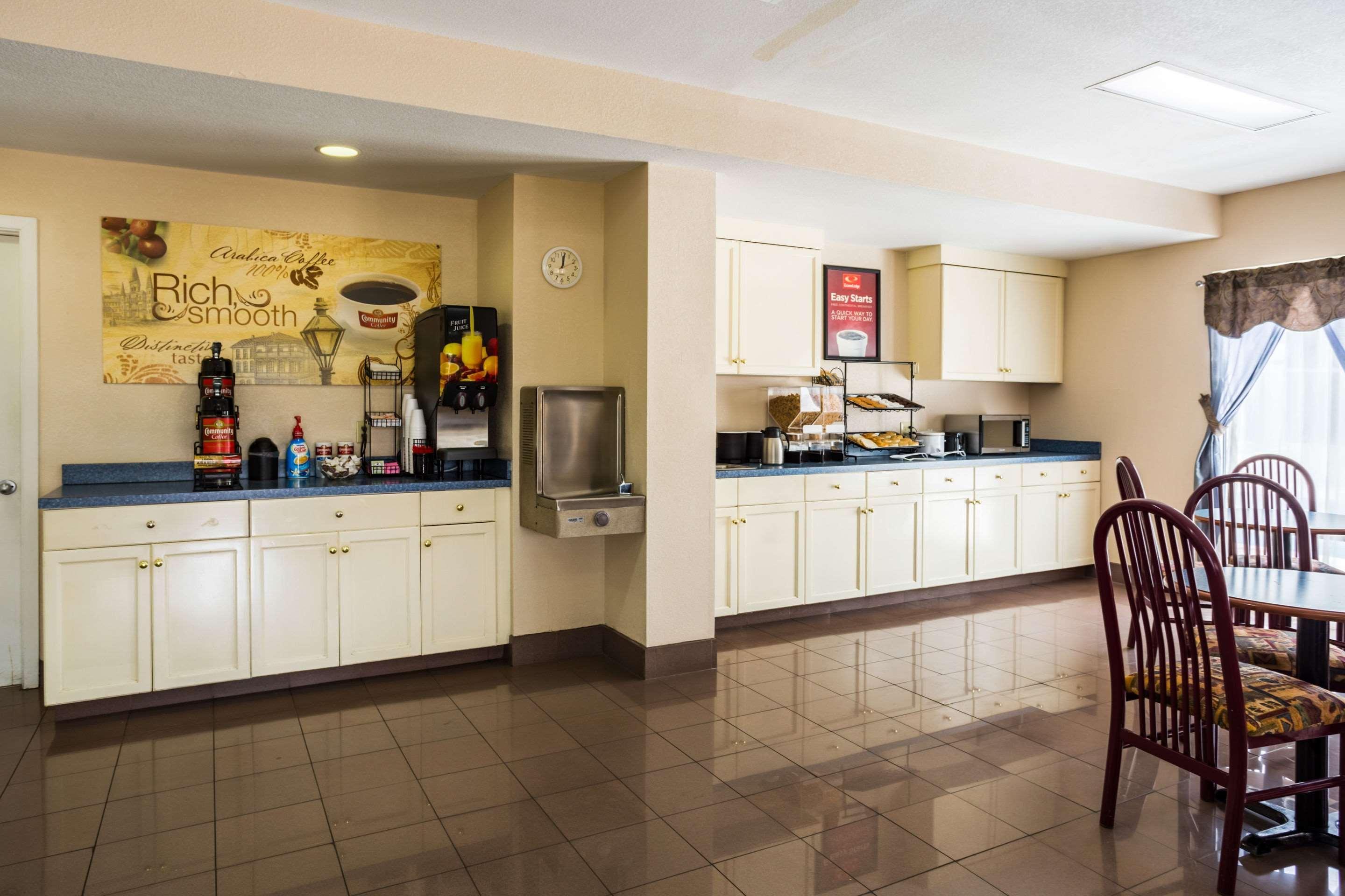 Econo Lodge Picayune Buitenkant foto