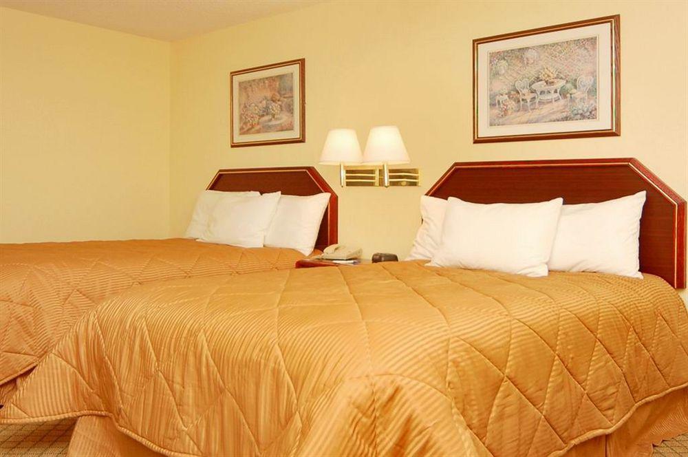 Econo Lodge Picayune Buitenkant foto