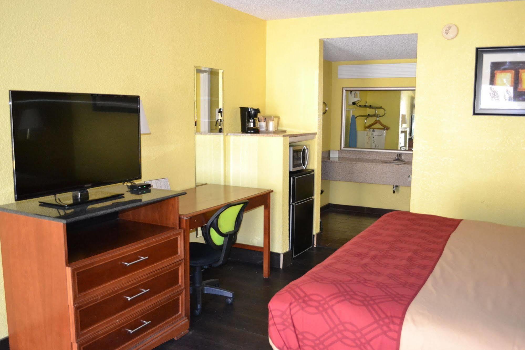 Econo Lodge Picayune Buitenkant foto