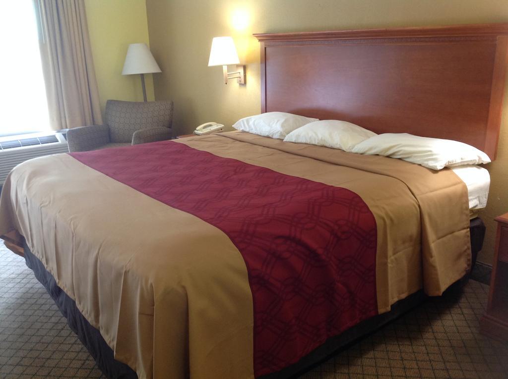 Econo Lodge Picayune Buitenkant foto